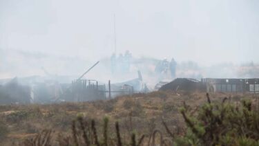 Incêndio destrói por completo bar na Costa da Caparica