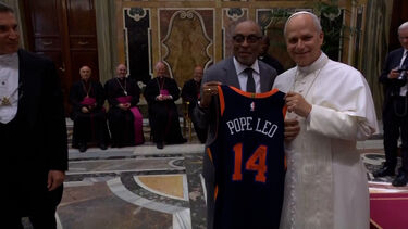 Papa Leão XIV recebe estrelas de Hollywood no Vaticano 