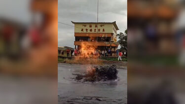 Vulcão de lama entra em erupção em Taiwan 