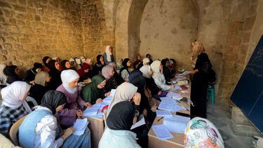 Mais de 630 mil crianças palestinianas continuam sem escola após dois anos de guerra em Gaza 