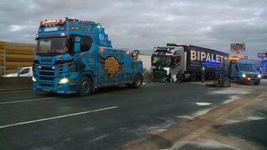 A1 cortada no sentido sul-norte após despiste de pesado