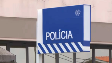 Mulher grávida esfaqueia companheiro com quem vivia com recurso a faca de cozinha no Porto