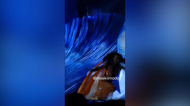 Miss Jamaica sofre queda aparatosa durante concurso Miss Universo  