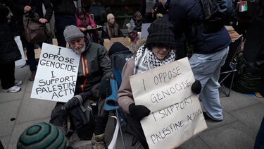 Apoiantes do grupo Palestine Action detidos durante protesto em Londres  