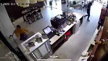 Imagens de videovigilância mostram momento em que sismo abalou o centro do Bangladesh 