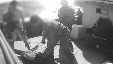 Veja as imagens da operação: Marinha e PJ abordam barcos de pesca com sete toneladas de cocaína 