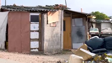 Ocupação ilegal: Dezenas de pessoas vivem em barracas na Baixa da Banheira  