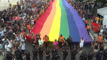 Desfile do Orgulho LGBTQ+ do Rio de Janeiro celebra 30 anos 