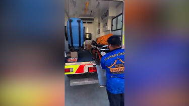 Mulher tailandesa encontrada viva dentro de caixão que ia ser levado para cremação