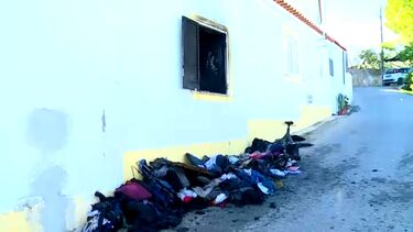 Incêndio destrói moradia e deixa quatro pessoas desalojadas em Silves