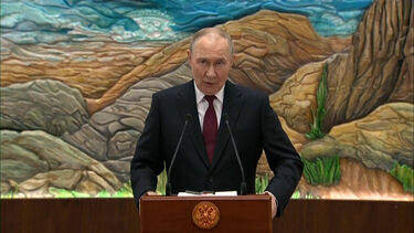 "Precisamos de nos sentar e discutir isto seriamente": Putin comenta plano de paz dos EUA para a Ucrânia