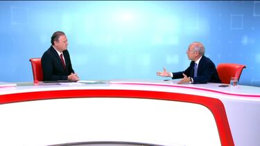 "Combate à corrupção não é uma coisa que se promete, é uma coisa que se faz": Marques Mendes critica André Ventura