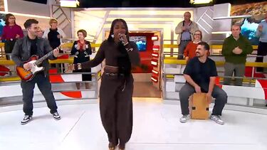 Soraia Ramos canta em direto no 'Manhã CM'