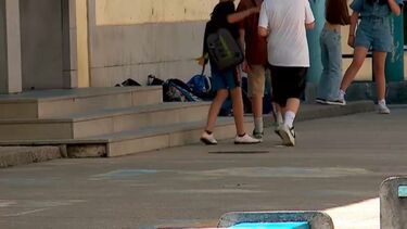 Aluno forçado a sexo por dois colegas na escola