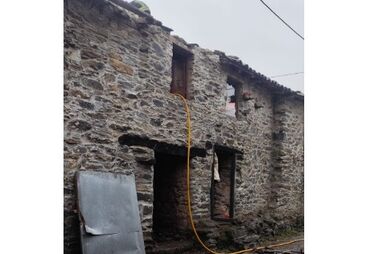 Incêndio destrói habitação em Bragança