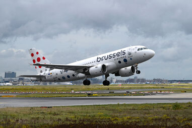 Interrupção no aeroporto de Bruxelas após avistamento de drone