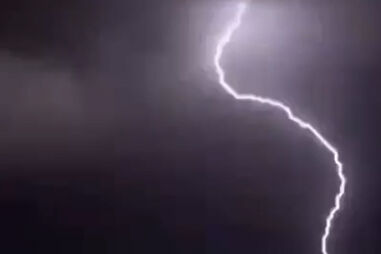 Moradores captam imagens impressionantes de relâmpago em São Domingos de Rana