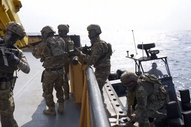 É assim que as forças de elite se preparam para um ataque terrorista em alto-mar 