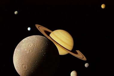 Saturno