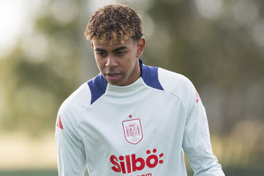 Lamine Yamal não vai estar nos próximos compromissos da seleção espanhola