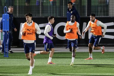 Seleção portuguesa treina na Cidade do Futebol antes de viagem até Cancún