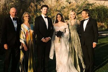 Stella Banderas e Alex Gruszynski celebram casamento em Espanha com família