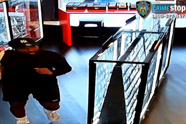 Homem procurado por roubar 8 mil euros em cartas colecionáveis de basebol e Pokémon em Nova Iorque