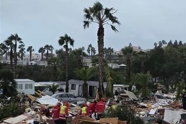 Parque de Campismo de Albufeira destruído após passagem de tornado