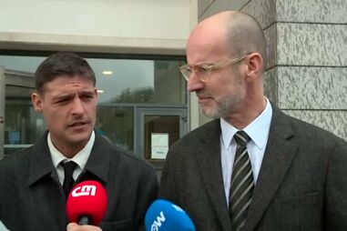 “Muito obrigado”: Carloto Cotta fala aos jornalistas após ser absolvido dos crimes de sequestro e violação