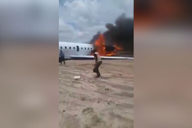 Passageiros escapam ilesos de acidente com avião angolano que ardeu na aterragem