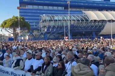 Milhares manifestam-se em Marselha contra a violência ligada ao tráfico de droga