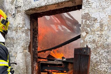 Família com duas crianças desalojada após incêndio em casa em Penafiel