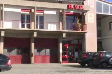 Detidos 11 bombeiros voluntários do Fundão por suspeitas de violarem colega de 19 anos