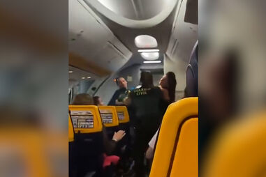Lutadora de MMA é presa por agredir dois polícias durante um voo 