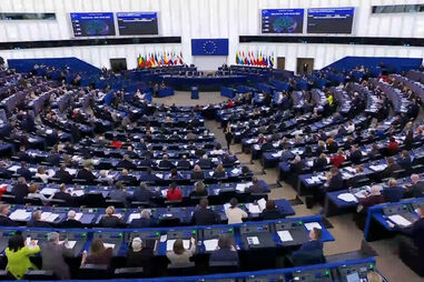 Comissão Europeia propôs que as reparações à Ucrânia sejam feitas com base em ativos russos congelados