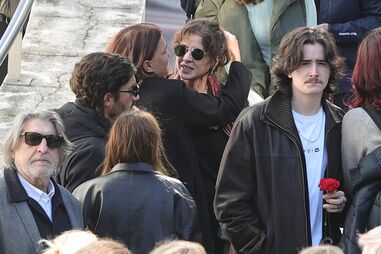 Amigos e familiares no adeus a Almeno Gonçalves, ator falecido aos 66 anos