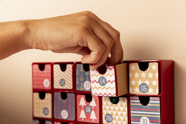 Entre nas tendências e ofereça um calendário do advento! Há variedade para todos os gostos