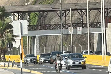 Ponte contra a qual o adepto do Palmeiras bateu com a cabeça 