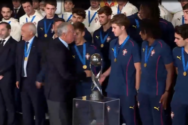 Presidente da República vai condecorar jogadores com Ordem do Mérito