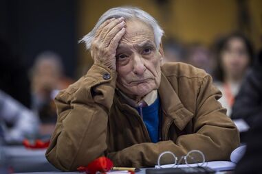 Fernando Rosas durante a XIV Convenção Nacional do BE, no Pavilhão do Casal Vistoso, em Lisboa