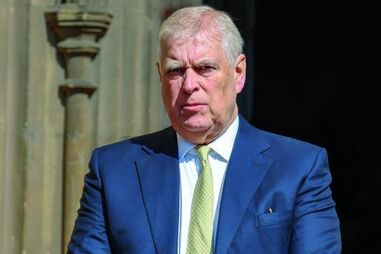 Ex-príncipe André 'resiste' à ordem de expulsão da casa real