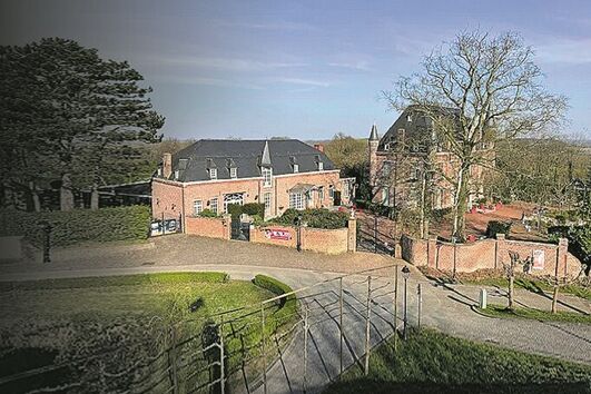 Consultor de finanças esconde escravos em castelo 