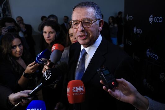 António José Seguro apelou ao Governo que volte atrás com a proposta de reforma laboral