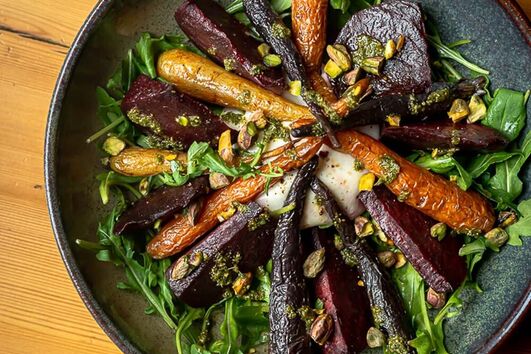 Local Your Healthy Kitchen apresenta pratos com beterraba e cenoura