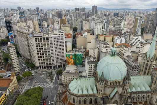 Temporal com ventos de 121 quilómetros mata idoso e arrasa cidades no estado brasileiro de São Paulo