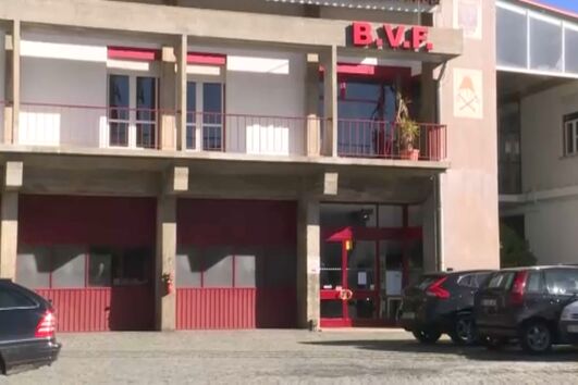 Detidos 11 bombeiros voluntários do Fundão por suspeitas de violarem colega de 19 anos