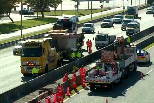 Dois feridos em colisão entre carro e camião na A3