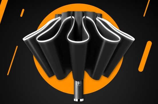 Guarda-chuva automático inovador, ideal para transportar sem molhar outros objetos.
