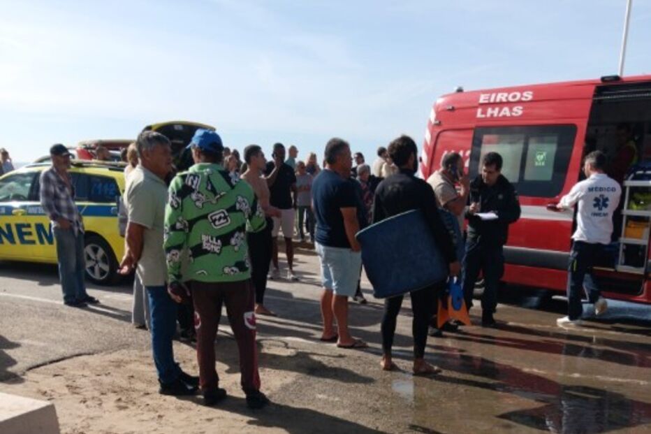 Surfista sofre paragem cardiorrespiratória no mar da Caparica
