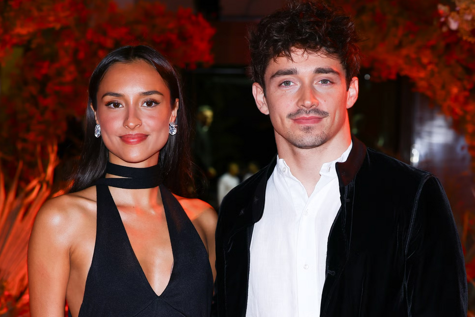 Charles Leclerc e Alexandra Saint Mleux anunciam noivado com anel avaliado em 456 mil euros